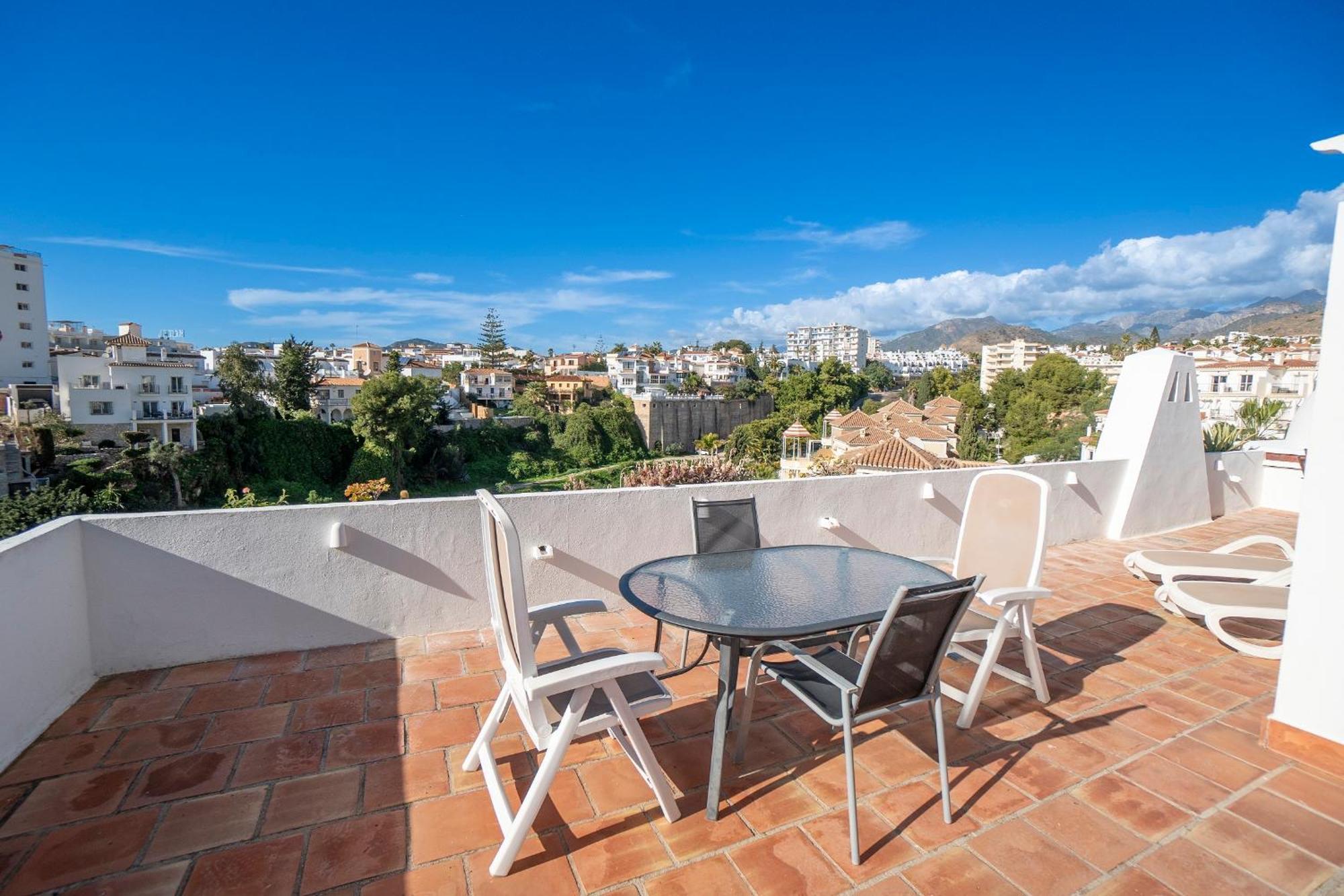 Residensol 13 Menyber Apartment Nerja Luaran gambar